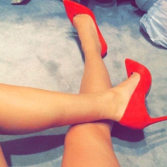 Red heels  - Picture 1 of 3